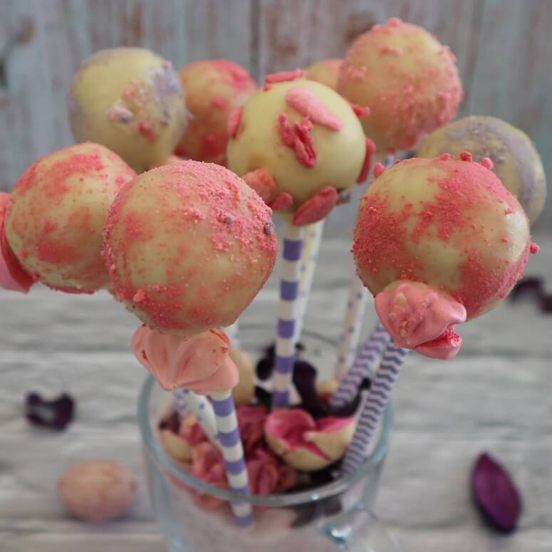 Cake pop recipe with 3 ingredients: How to make cake pops